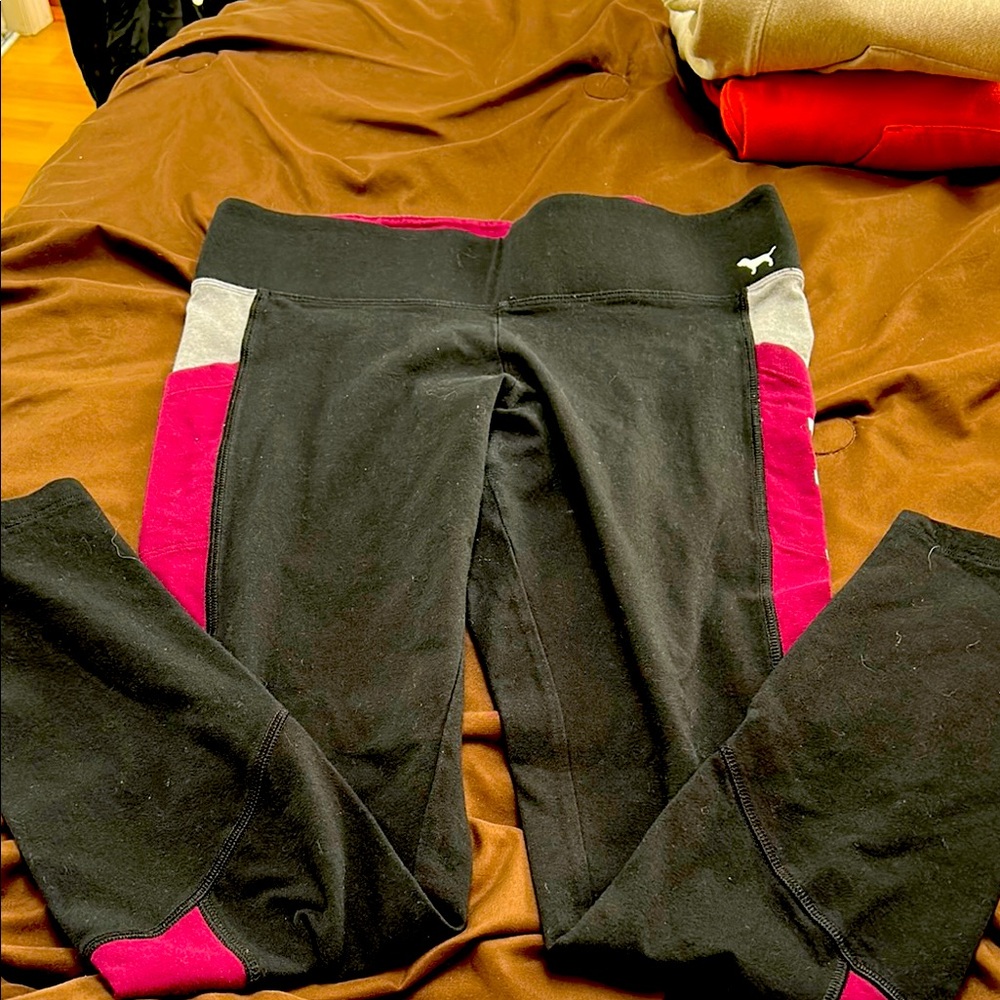 PINK logo Black, gray, and burgundy Leggings size Large Women’s